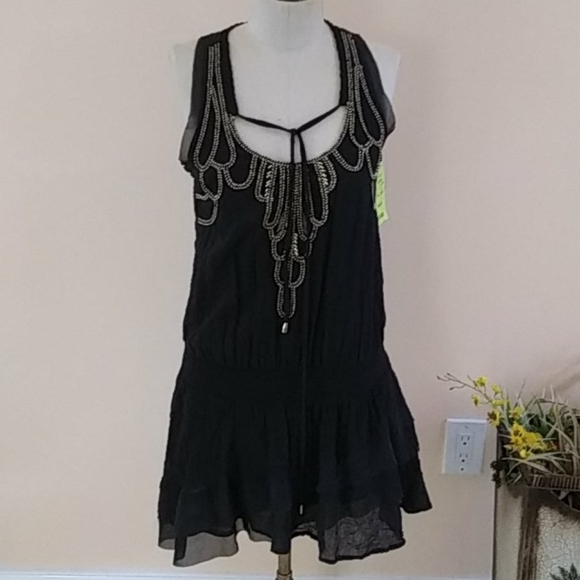 Romeo & Juliet Couture. - Picture 1 of 7